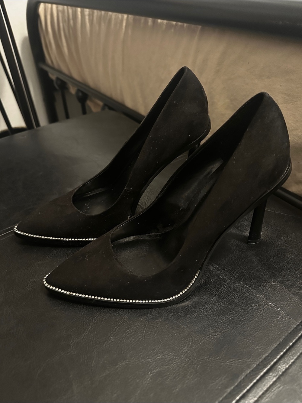 JLo by Jennifer Lopez Black Pointed Toe Heels – Women’s Size 6.5